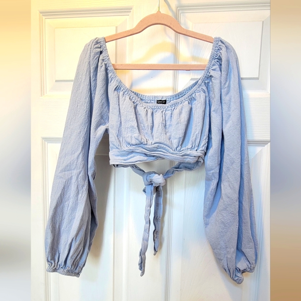 Super cute crop top, Juniors size small Top from Shien, baby blue